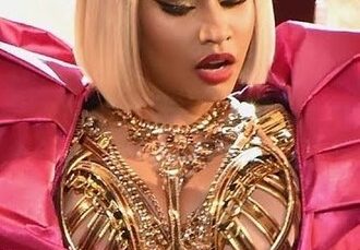 Nicki_Minaj_VMAs_2018_(2)_(cropped)
