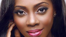 Tiwa_Savage’s_studio_portrait